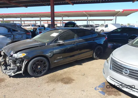 2013 Ford Fusion Hybrid Se z USA, uszkodzony, nr VIN 3FA6P0LU6DR267739